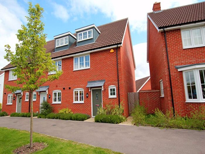 3 Bedroom End Of Terrace House To Rent In Saffron Way, Little Canfield, Dunmow, Essex, CM6