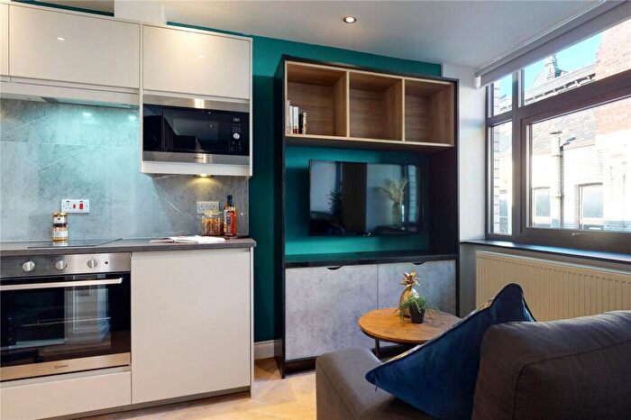 Apartment To Rent In Apt, South Parade #, LS1