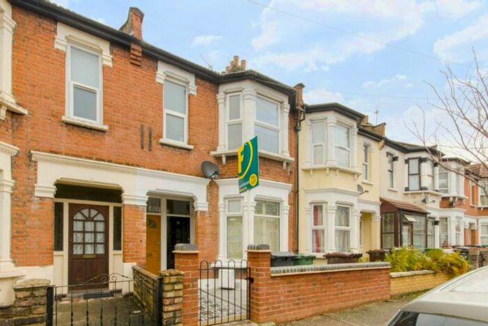 1 Bedroom Flat To Rent In Knotts Green Road, Leyton, London, E10