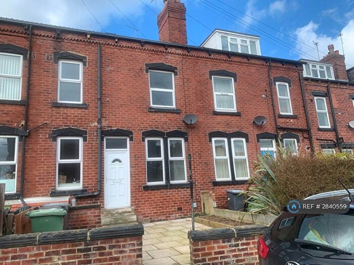 2 Bedroom Terraced House To Rent In Aviary Row, Leeds, LS12
