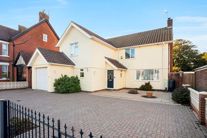 4 Bedroom Detached House For Sale In Earlsfield Road, Hythe, CT21