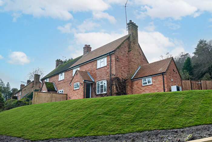 3 Bedroom Semi-Detached House To Rent In Crockers Wood Cottages, Coldharbour, RH5