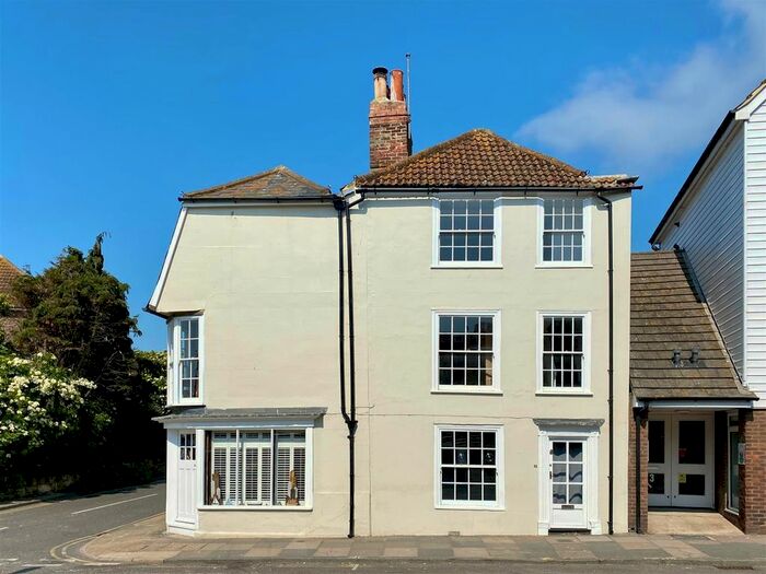 3 Bedroom Semi-Detached House To Rent In The Bourne, Hastings, TN34