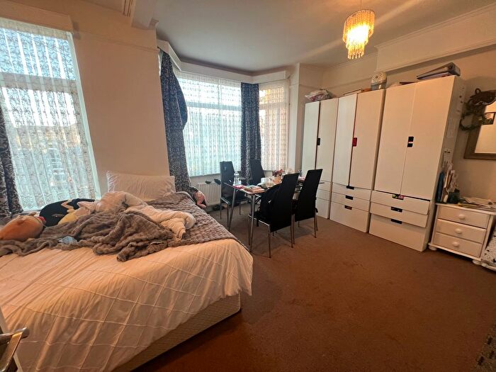 Studio To Rent In Babington Road, London, NW4