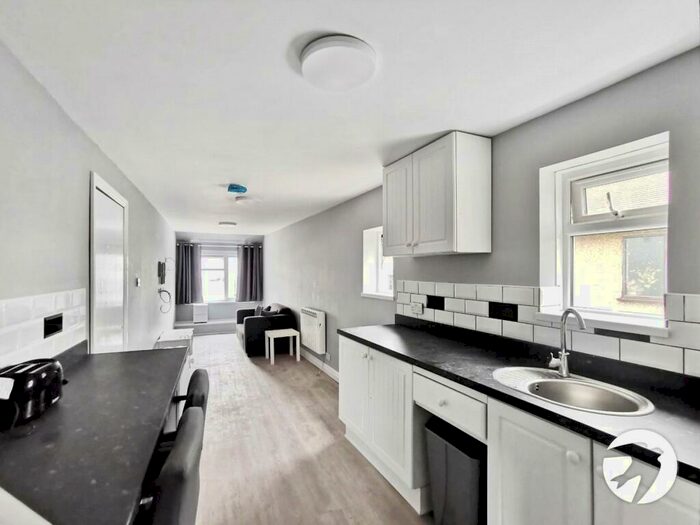 1 Bedroom House To Rent In Collindale Avenue, Erith, DA8