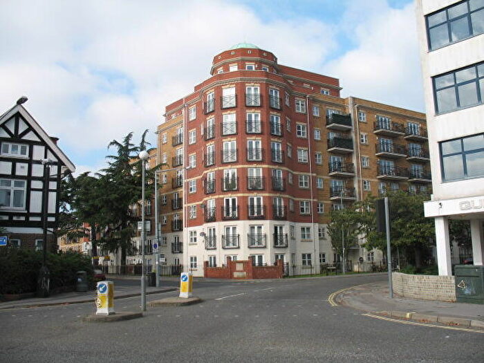 2 Bedroom Apartment To Rent In Parkview, Handel Road, SO15