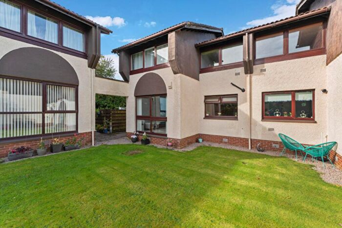 1 Bedroom Apartment For Sale In Rhumhor Gardens, Kilbarchan, PA10