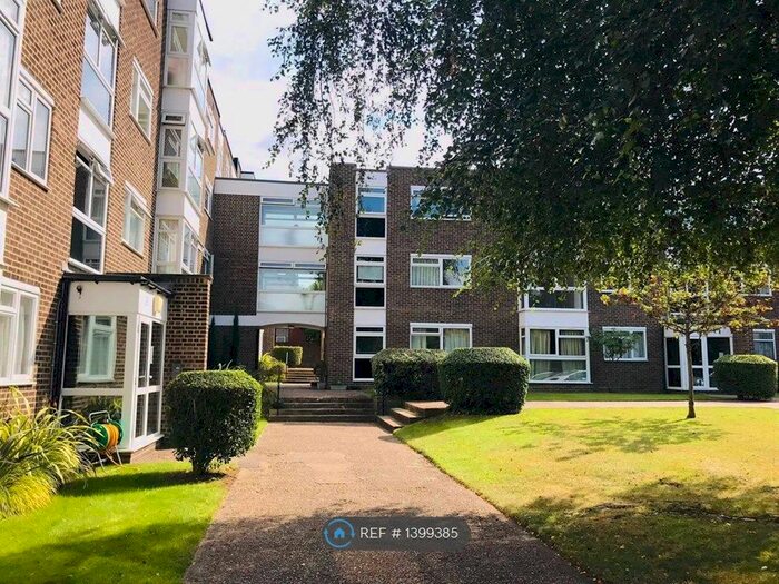 2 Bedroom Flat To Rent In Belmont Hill, London, SE13