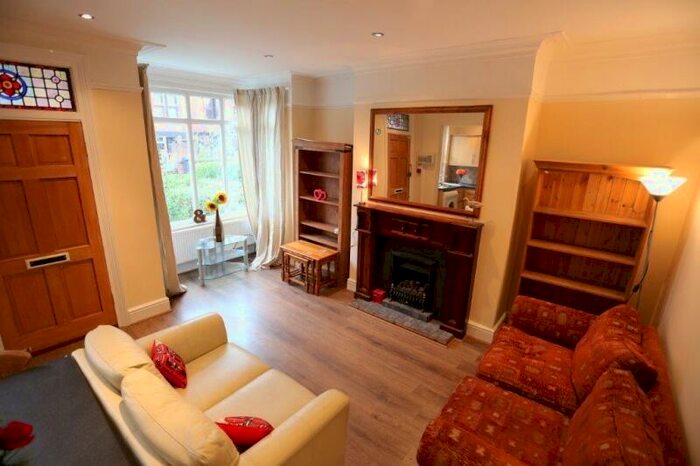 4 Bedroom Terraced House To Rent In Beechwood Mount, Burley, Leeds, LS4