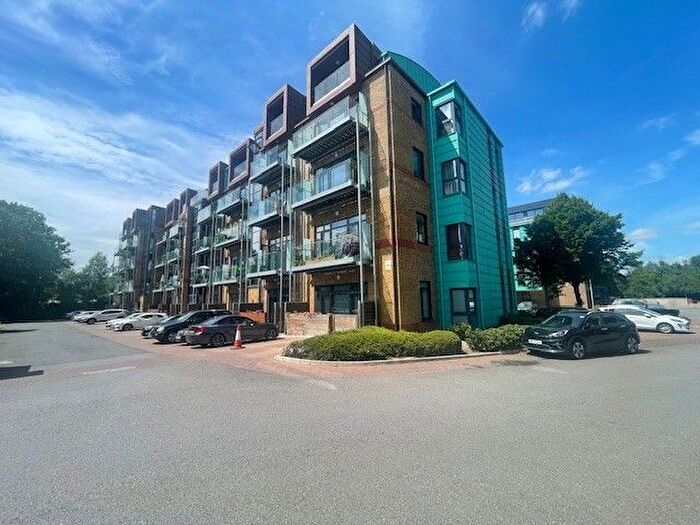 1 Bedroom Flat For Sale In Jessop Court, Uxbridge, UB8