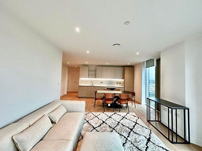 2 Bedroom Flat To Rent In Dantzic Street, Manchester, M4