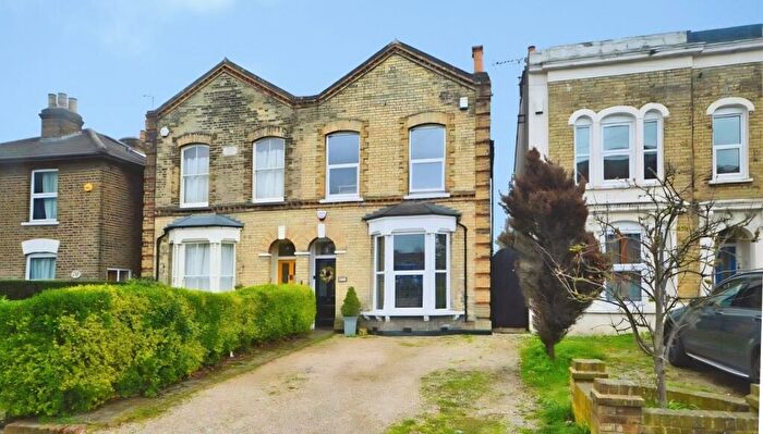 4 Bedroom Semi-Detached House For Sale In Western Road, Romford, RM1