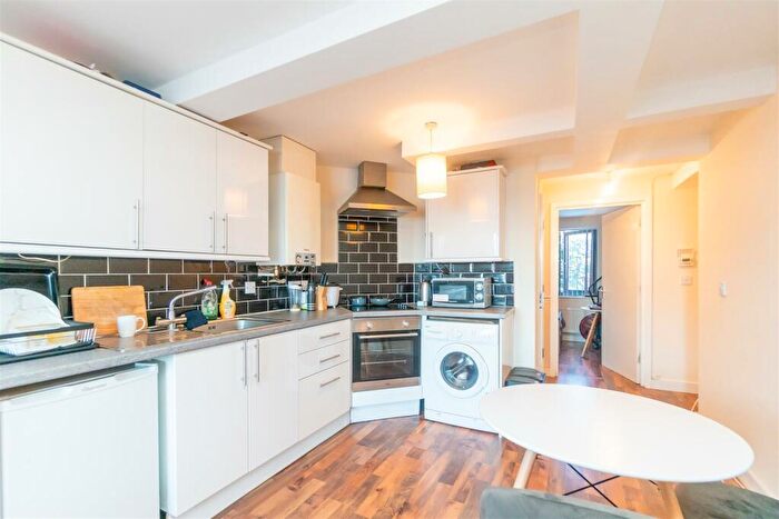 2 Bedroom Apartment To Rent In Portland Road, Arboretum, Nottingham, NG7