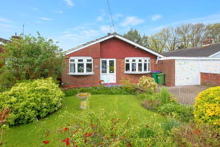 3 Bedroom Bungalow For Sale In Swan Green, Sellindge, TN25