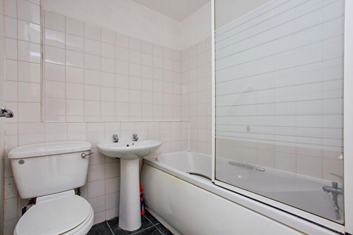 2 Bedroom Flat For Sale In Chapel Walk, Coppull, Chorley, Lancashire, PR7