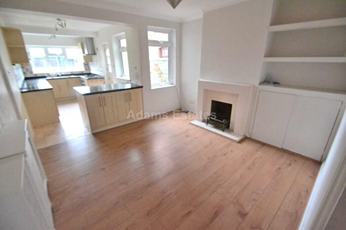 3 Bedroom Terraced House To Rent In Pitcroft Ave, Reading, RG6