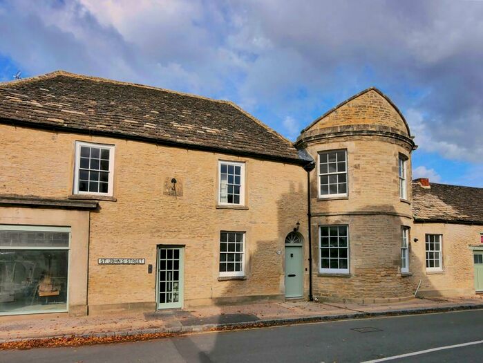 2 Bedroom Apartment To Rent In St Johns Street, Lechlade, GL7
