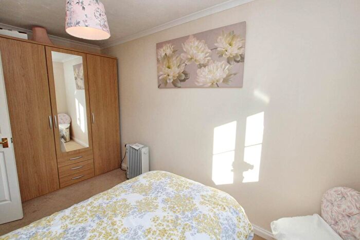 2 Bedroom Flat For Sale In Churchill Court, Aylesbury, HP21