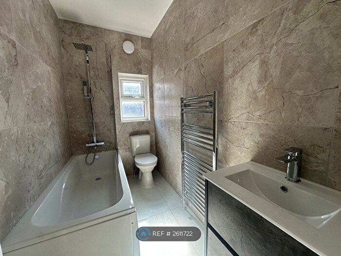 4 Bedroom Terraced House To Rent In Lambton View, Leeds, LS8