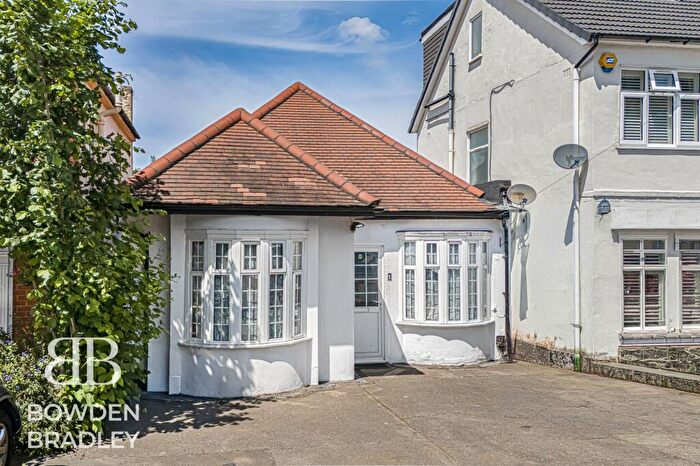 4 Bedroom Detached Bungalow For Sale In Marlands Road, Clayhall, IG5