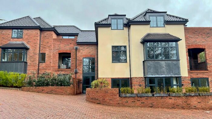 2 Bedroom Apartment To Rent In Howell Hill, Cheam Road, Cheam, SM2