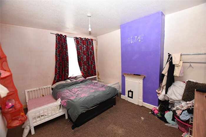 3 Bedroom End Of Terrace House For Sale In Darfield Road, Leeds, West Yorkshire, LS8