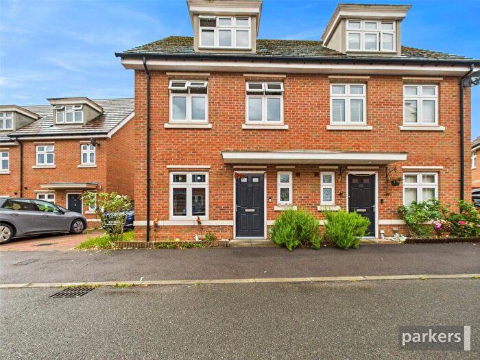 4 Bedroom Semi-Detached House For Sale In Repton Crescent, Earley, Reading, Berkshire, RG6