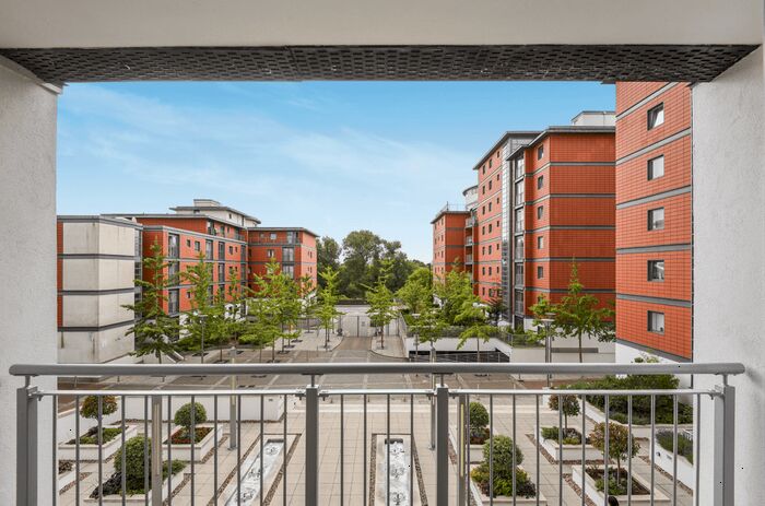 1 Bedroom Flat To Rent In Holland Gardens, Brentford, TW8
