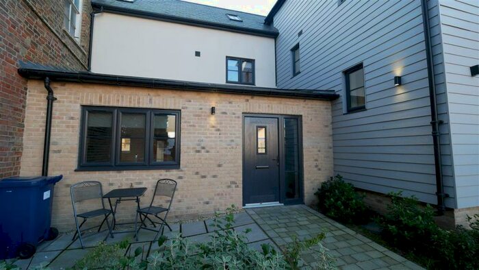 2 Bedroom Flat To Rent In Bull Lane, St Ives, PE27