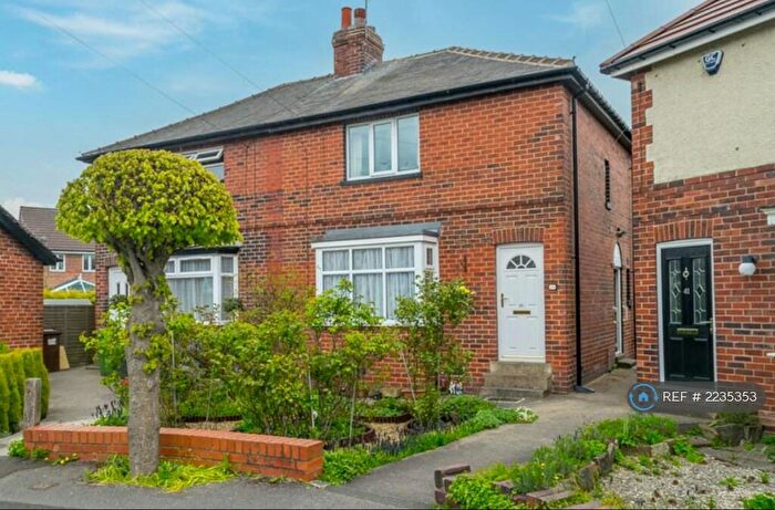 3 Bedroom Semi-Detached House To Rent In Homefield Avenue, Morley, Leeds, LS27