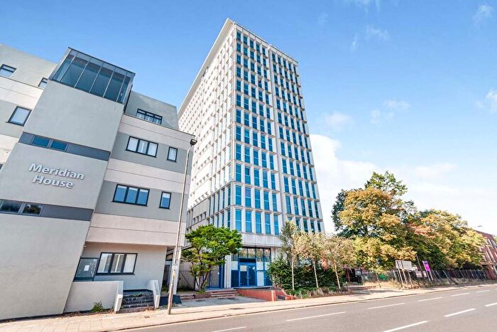 1 Bedroom Flat To Rent In St. Johns Street, Bedford, Bedfordshire, MK42