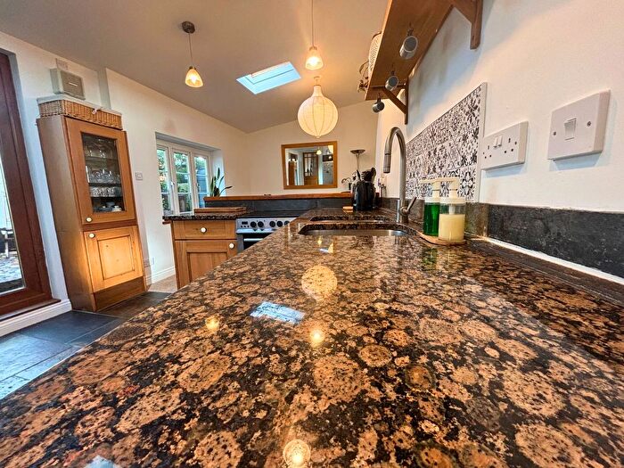 1 Bedroom Semi-Detached House For Sale In Days-Pottles Lane, Exminster, EX6