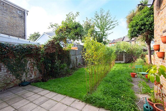 2 Bedroom Flat For Sale In Markhouse Road, Walthamstow, London, E17