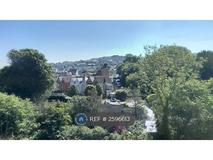 2 Bedroom Flat To Rent In Torrs Park, Ilfracombe, EX34