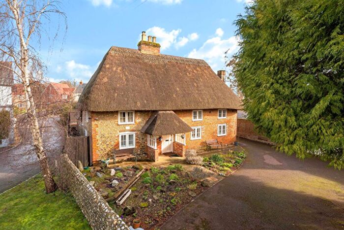 3 Bedroom Cottage For Sale In The Street, Arundel, BN18