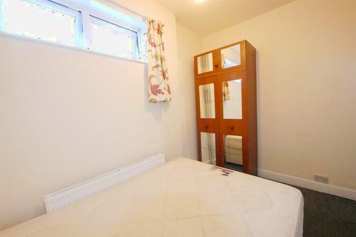 Studio To Rent In West Green Road, Turnpike Lane, N15
