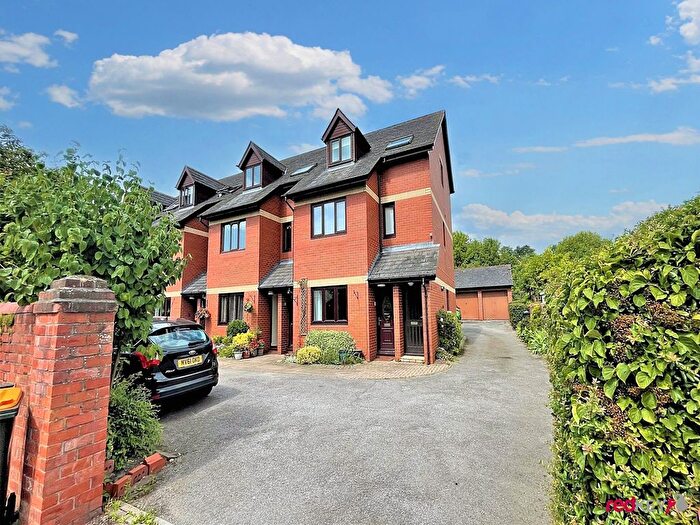 3 Bedroom Maisonette To Rent In Uskvale Mews, Caerleon, Newport, NP18