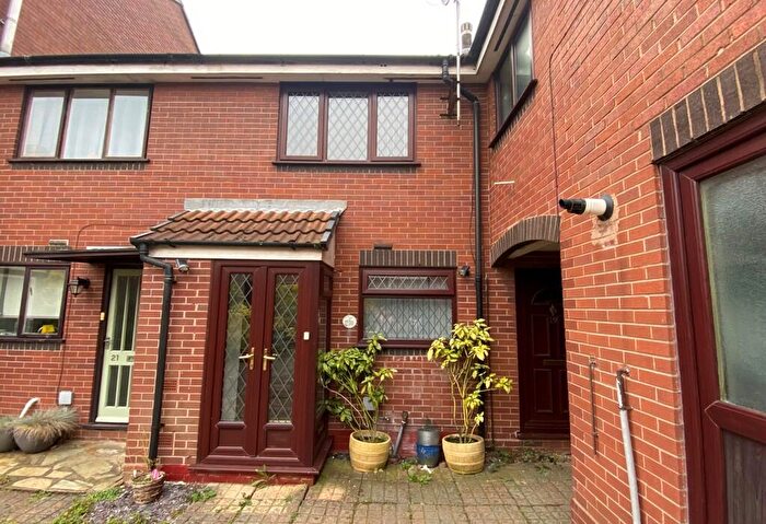 2 Bedroom Terraced House To Rent In Readers Walk, Birmingham, West Midlands, B43