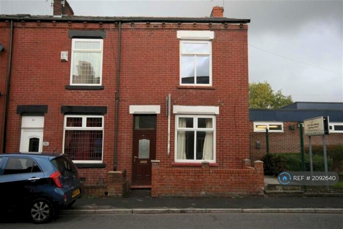 2 Bedroom End Of Terrace House To Rent In Turf Lane, Chadderton, Oldham, OL9