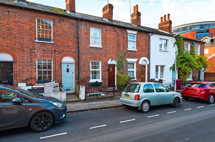 2 Bedroom Terraced House To Rent In St. Johns Hill, Reading, RG1