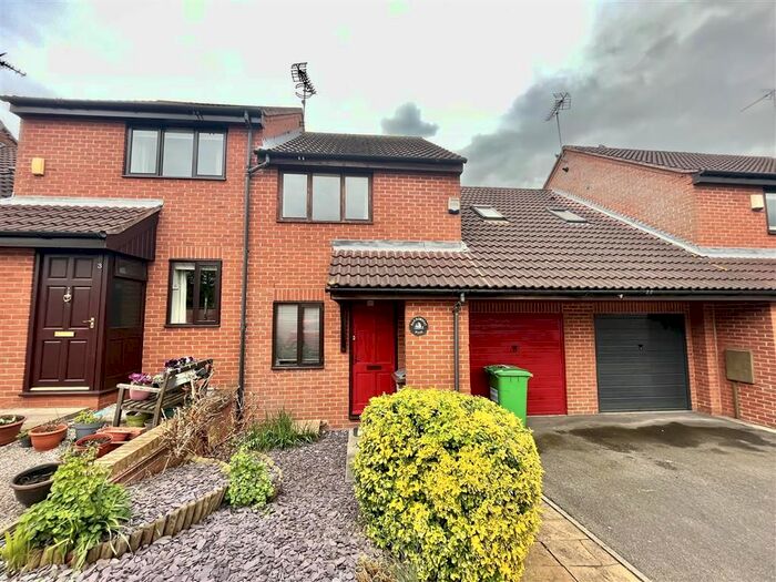 3 Bedroom Property To Rent In Claytons Drive, Nottingham, NG7