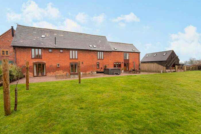 6 Bedroom Barn Conversion For Sale In Gilmorton Road, Lutterworth, Leicestershire, LE17