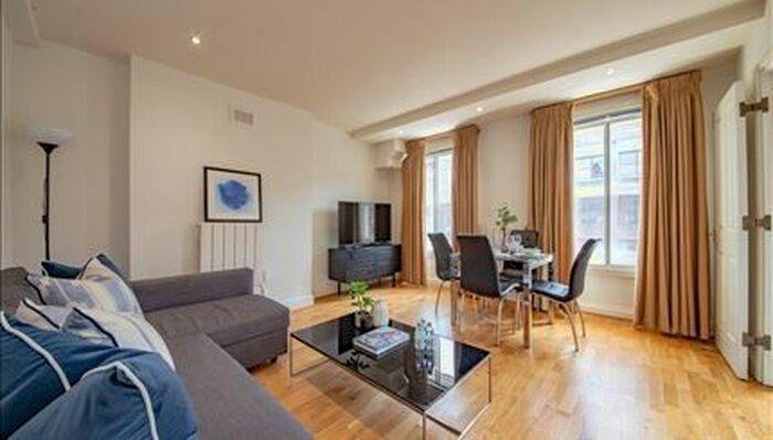 2 Bedroom Flat To Rent In Nottingham Place, Marylebone, London, W1U