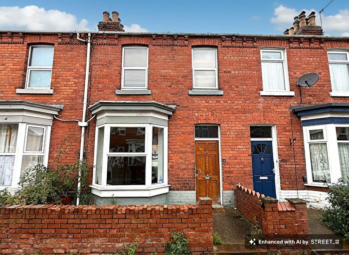 2 Bedroom Terraced House For Sale In Milton Avenue, Scarborough, YO12