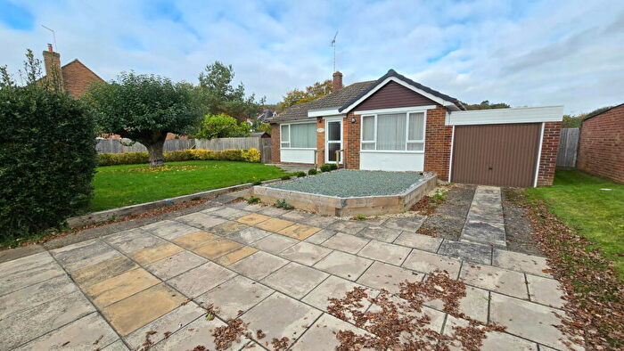 3 Bedroom Detached Bungalow For Sale In Briants Piece, Hermitage, Thatcham, RG18