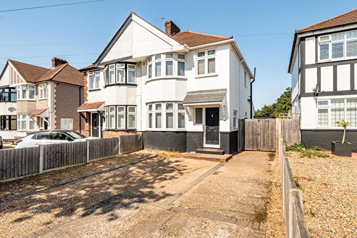 3 Bedroom Property For Sale In Southborough Lane, Bromley, BR2