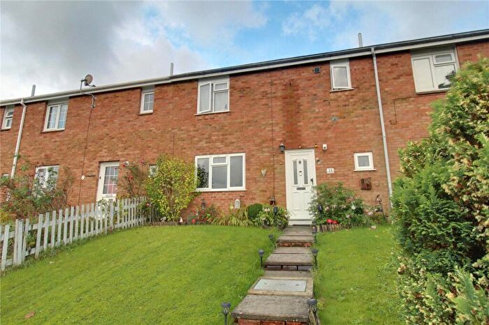 3 Bedroom Terraced House For Sale In Gainsborough Road, Basingstoke, Hampshire, RG21