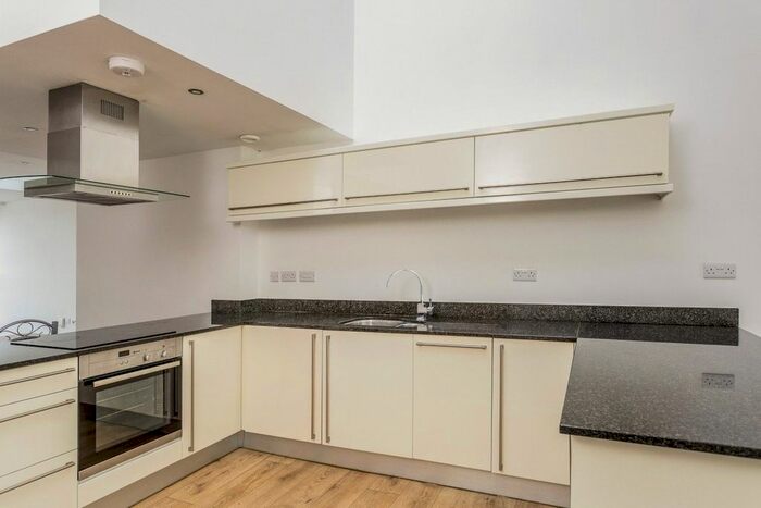 3 Bedroom Flat To Rent In Reginald Road, Southsea, Hampshire, PO4