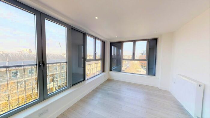 1 Bedroom Flat To Rent In New London Road, Chelmsford, Essex, CM2