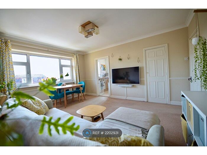 2 Bedroom Maisonette To Rent In Westerham Drive, Sidcup, DA15